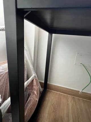 Scrivania in stile industriale in legno e metallo