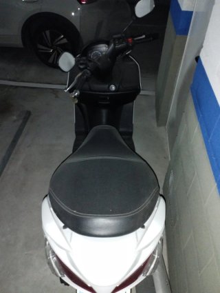Suzuki Burgman 125 ABS Negra/Blanca