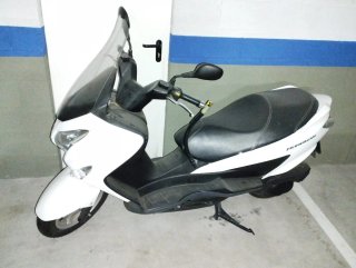 Suzuki Burgman 125 ABS Negra/Blanca