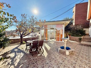 Chalet en venta en Camps Blancs en Sant Boi de Llobregat