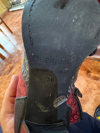 Botines Desigual Negros y Rojos