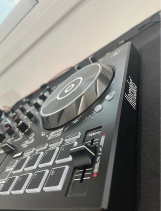 Controlador DJ Hercules Impulse 300