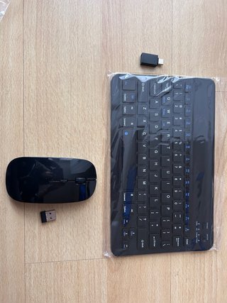 Teclado y ratón inalámbricos negros Sin uso