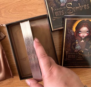 Oráculo de Luces y Sombras Tarot