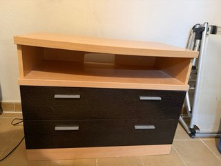 Mueble de salón madera y cristal