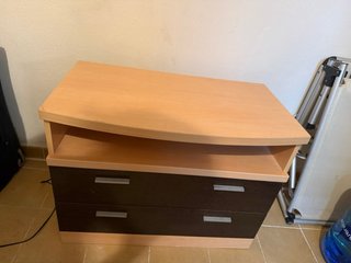 Mueble de salón madera y cristal