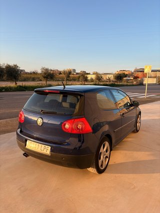VOLKSWAGEN GOLF GTI