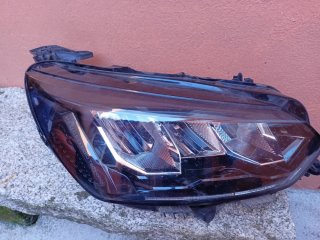 Faro Delantero Derecho Peugeot 208