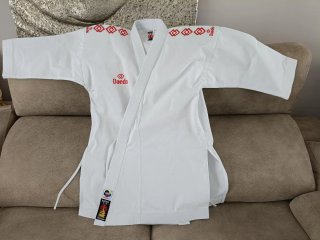 Karategui Daedo Kata Dos Chaquetas y pantalón