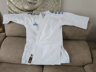 Karategui Daedo Kata Dos Chaquetas y pantalón
