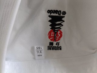 Karategui Daedo Kata Dos Chaquetas y pantalón