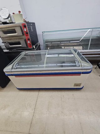 Congelador  aht 1m80 m