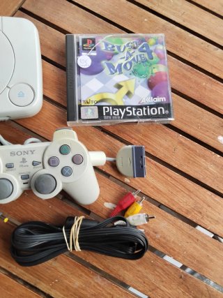 Consola Sony PSone + Juego Bust-A-Move PAL