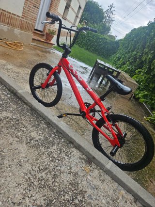 Bicicleta BMX B-PRO Roja