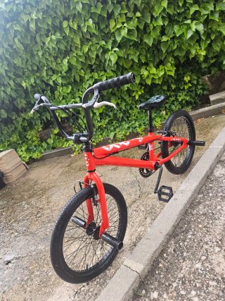 Bicicleta BMX B-PRO Roja