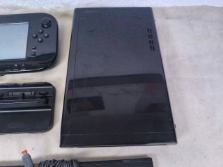 Nintendo Wii U Consola Negra + Accesorios