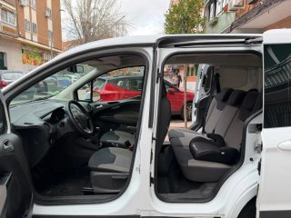 Ford E-Transit Courier 2017