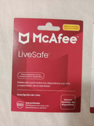 Microsoft 365 Personal e 2 McAfee LiveSafe 12 mesi