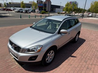 Volvo XC60 2.4D D5 AWD 5 PUERTAS