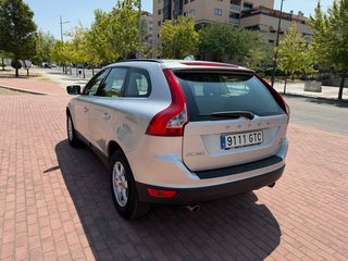 Volvo XC60 2.4D D5 AWD 5 PUERTAS