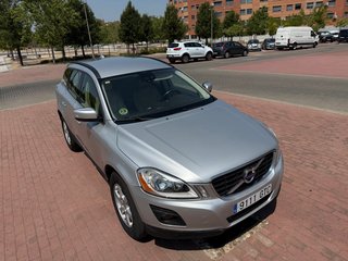Volvo XC60 2.4D D5 AWD 5 PUERTAS