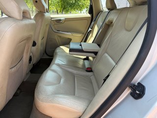 Volvo XC60 2.4D D5 AWD 5 PUERTAS