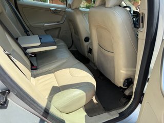 Volvo XC60 2.4D D5 AWD 5 PUERTAS