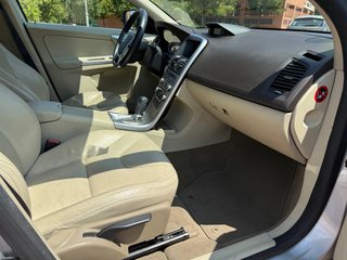 Volvo XC60 2.4D D5 AWD 5 PUERTAS