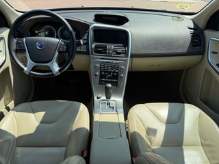 Volvo XC60 2.4D D5 AWD 5 PUERTAS