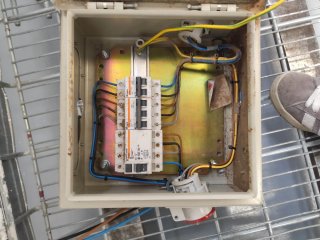 instalación eléctrica 380 cajas con automáticos