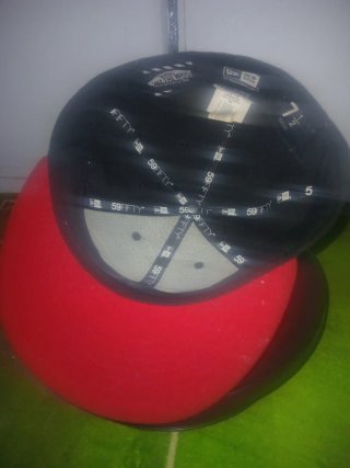Gorra New Era Vans Negra y Roja original