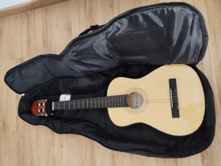 Guitarra española infantil con funda y afinador