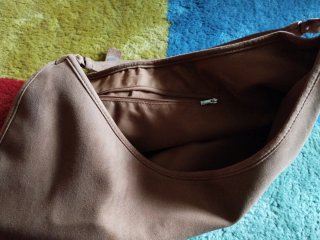Bolso de hombro marrón