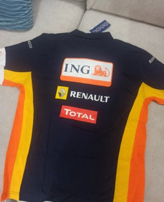 Camiseta Renault F1 con etiqueta
