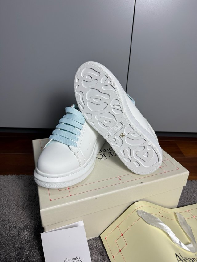 Sapatilhas Alexander McQueen Branco e Azul Bebé