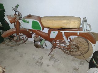 Mobylette Antigua para Restaurar
