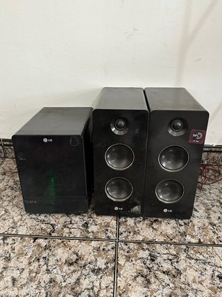 Equipo de sonido LG negro