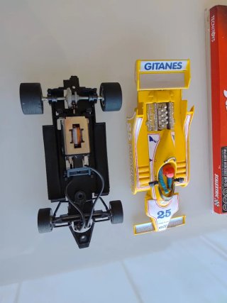 Scalextric Ligier JS 11 Amarillo