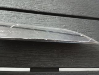 Coltello da cucina in metallo e plastica