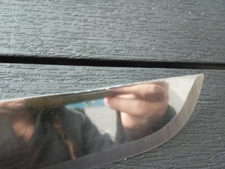 Coltello da cucina in metallo e plastica