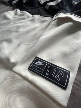 Sudadera Nike Negra y Blanca