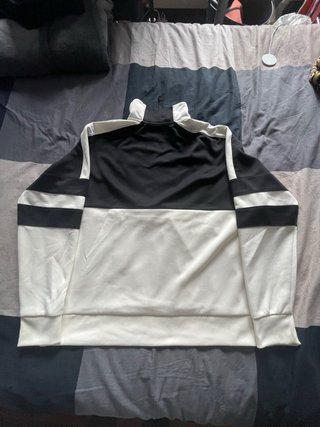 Sudadera Nike Negra y Blanca