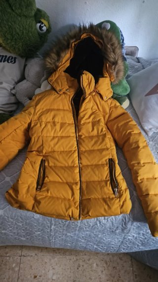 Chaqueta Zara Amarilla con Capucha