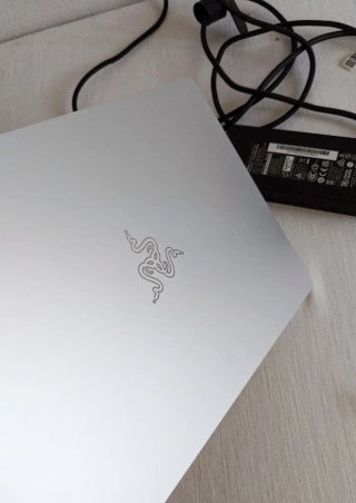Razer Blade 14 2022 Mercury White RZO9 - Laptop