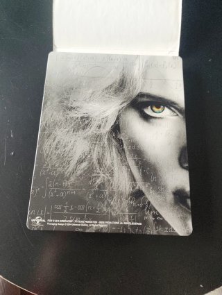 Lucy. Película Blu-ray. Steelbook.