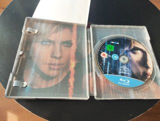 Lucy. Película Blu-ray. Steelbook.