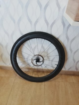 Rueda de carbono para bicicleta 30€ o algo similar