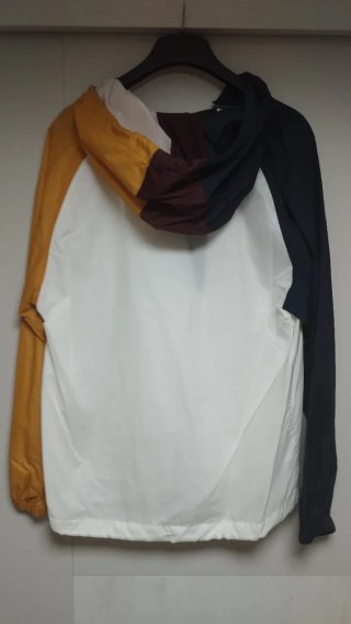 Cortavientos Fred Perry Blanco y Amarillo