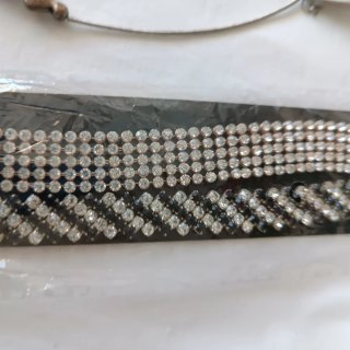 Conjunto collar, pendientes y 2 pulseras