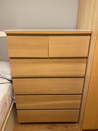 Cómoda Ikea Madera. Regalo cristal  valorado 30€.